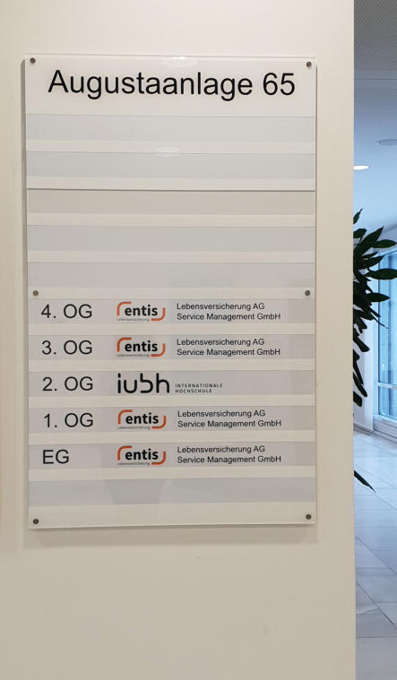 Plexiglas-Nutentafeln mit bedruckten Texteinschüben