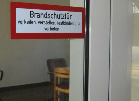 selbstklebendes Brandschutzzeichen für Türen