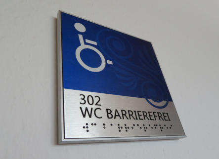 FORMO Türschild mit UV-bedruckter Braille-Wechselplatte