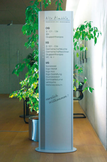 Infostele Serie CIS mit UV-Direktbeschriftung