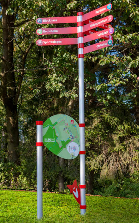 Wegeleitsystem Serie City Guide mit individuellen Formen und Farben