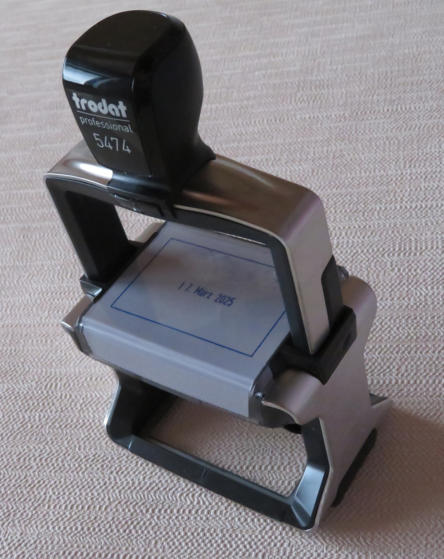 Selbstfärber mit Bänderdatum Typ Trodat Kunststoffgehäuse