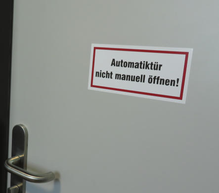 individueller Warnhinweis als selbstklebende Folie