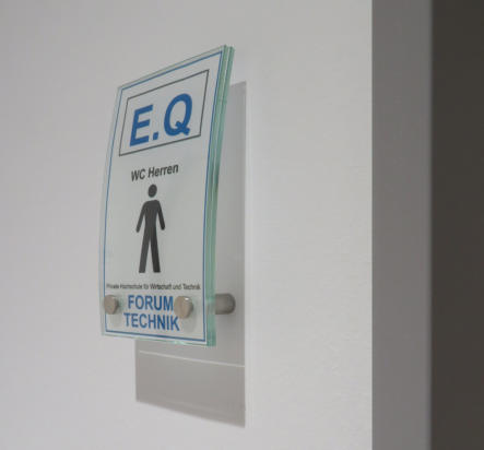 Türschild Hico Konvex 2 aus gebogenem Floatglas
