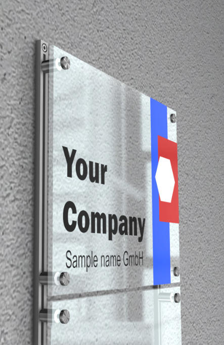 Wegweiser aus Glasschildern auf einem Schienensystem